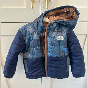 The North Face- reversible thermoball hooded jacket 2T Polar Bear Print